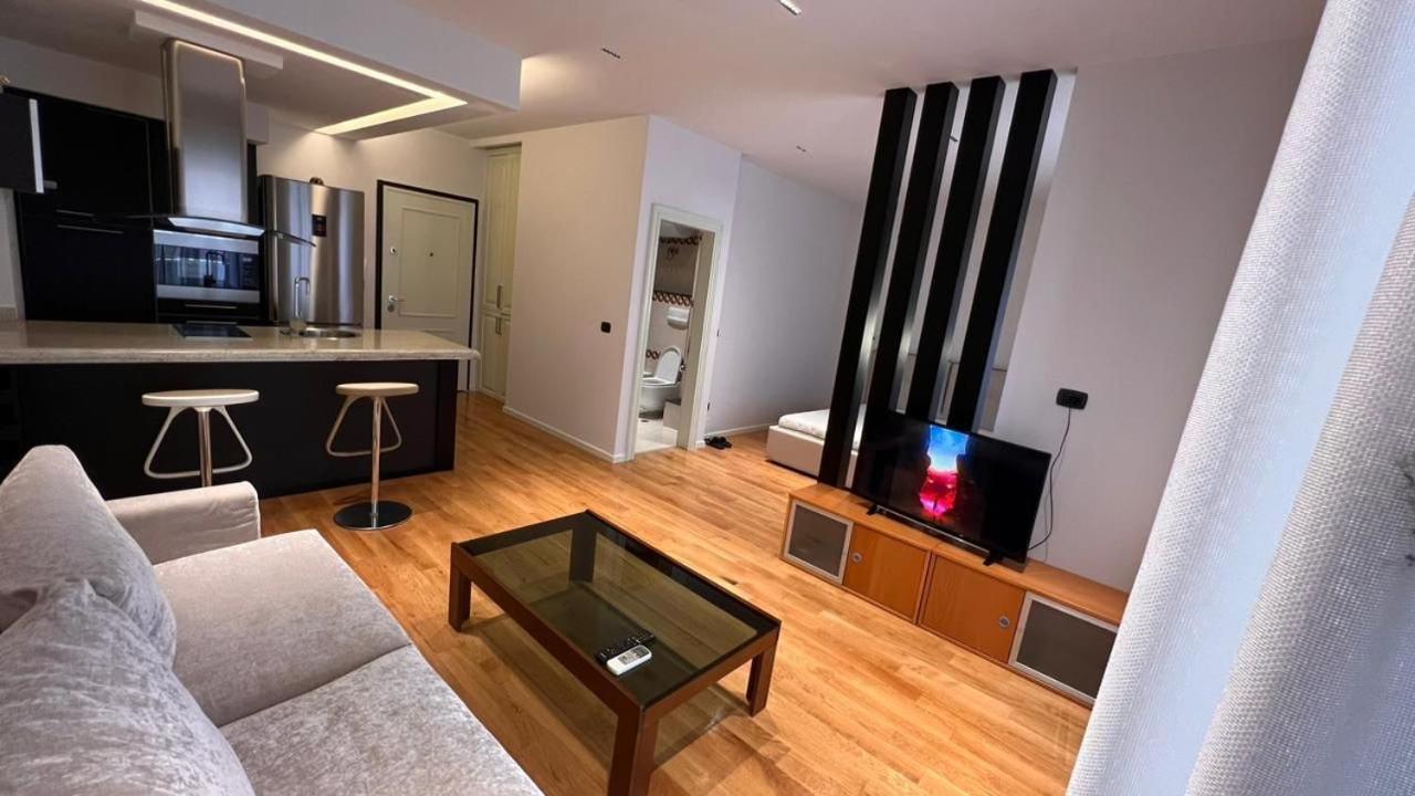 Skanderbeg Square Center Apartament